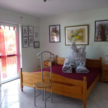 Ferienwohnung Franziska 아파트 바트버그자베른